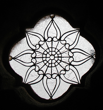 small quatrefoil clear textured glass window